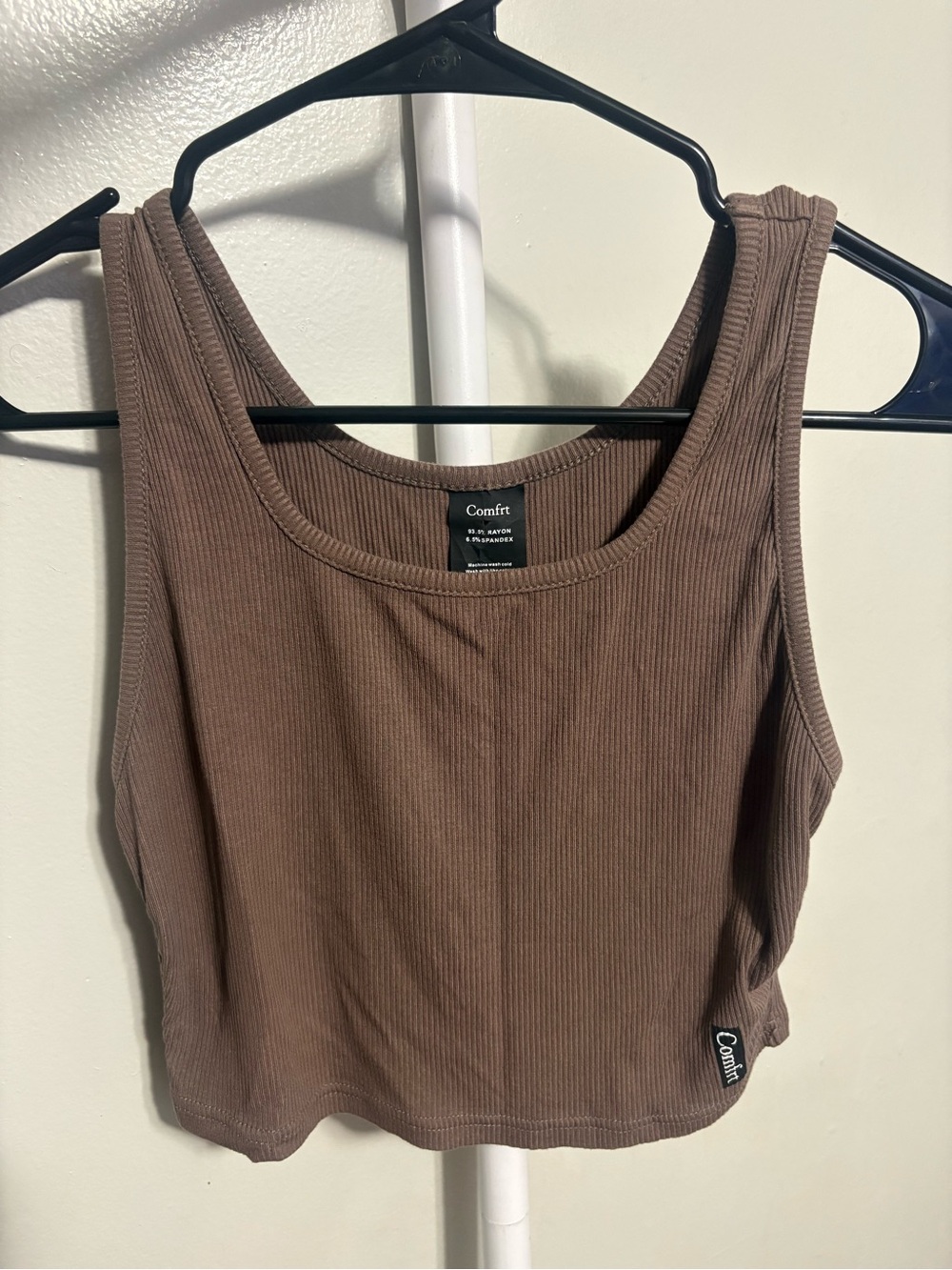 Comfort Ribbed Cropped Tank Top in Brown
